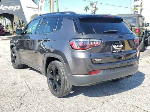 Used 2021 Jeep Compass Latitude image 4