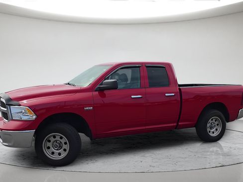 Used 2018 RAM 1500 Classic SLT AWD/4WD image 12