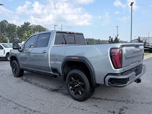 Used 2024 GMC Sierra 2500 AT4 w/ Technology Package AWD/4WD image 7