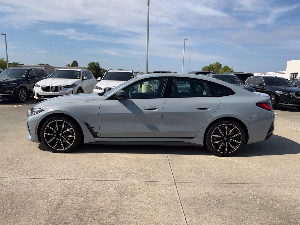 Used 2026 BMW 430i w/ M Sport Package RWD image 2