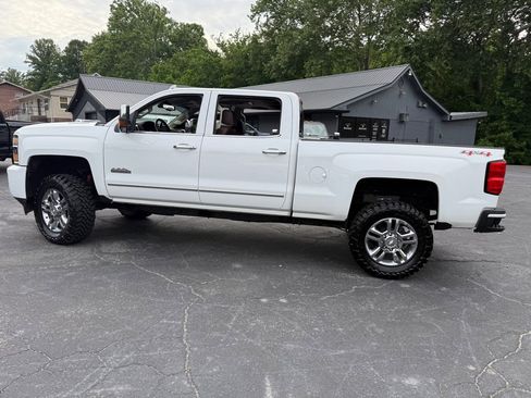 Used 2015 Chevrolet Silverado 2500 High Country w/ Duramax Plus Package AWD/4WD image 19