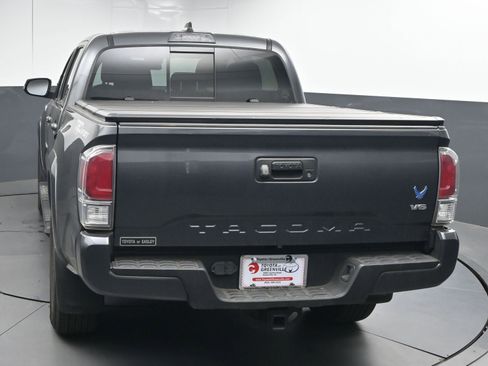 Used 2020 Toyota Tacoma TRD Sport image 7