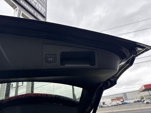 Used 2023 Cadillac XT5 Premium Luxury image 32