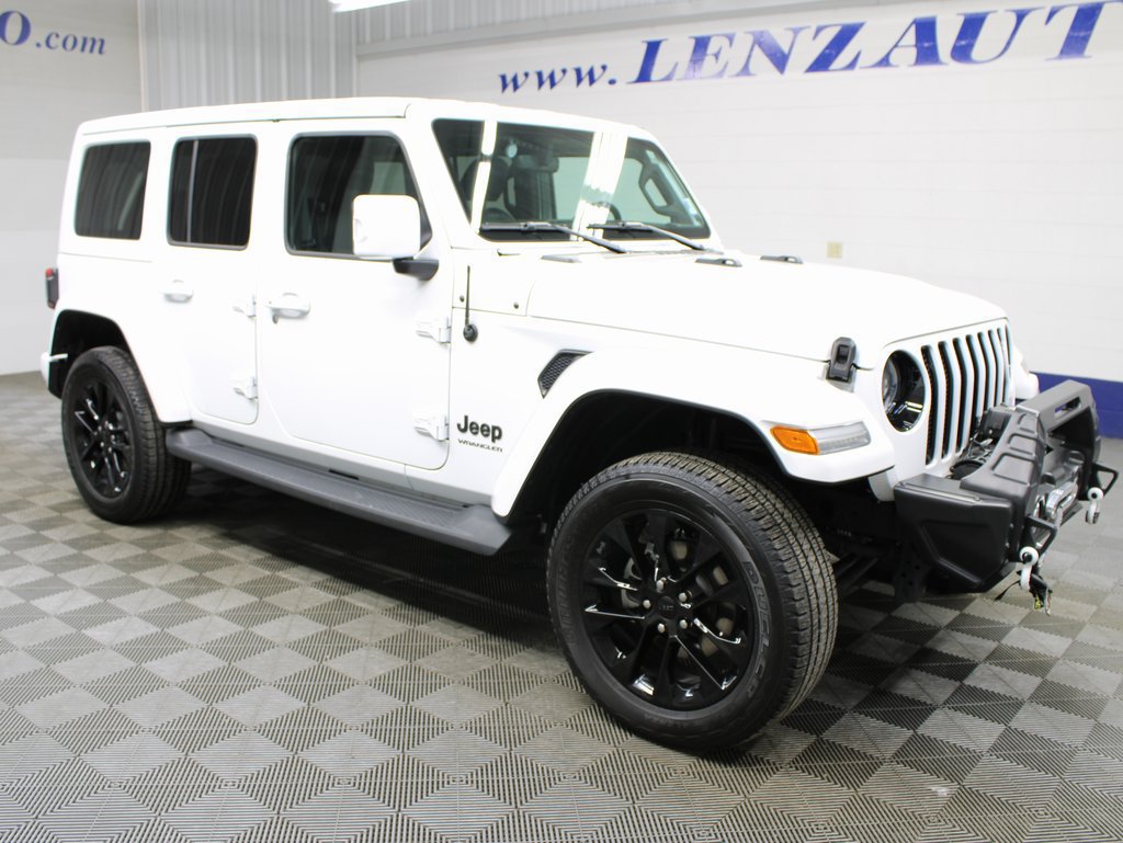 Used 2023 Jeep Wrangler Unlimited Sahara AWD/4WD image 3