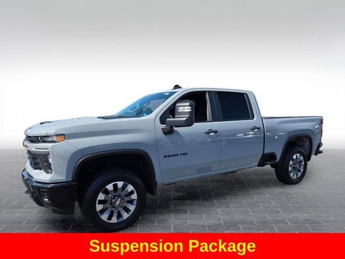 Used 2024 Chevrolet Silverado 2500 Custom w/ LPO, Dark Essentials Package AWD/4WD image 4