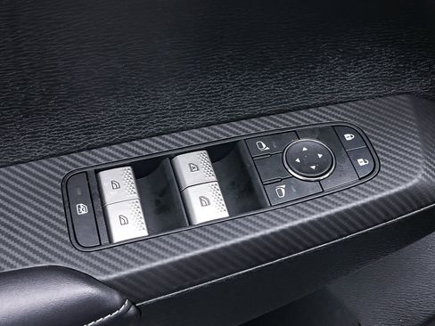 New 2025 Mitsubishi Outlander ES image 10