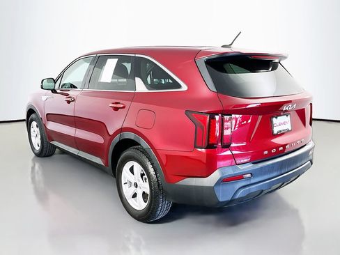 Used 2022 Kia Sorento LX FWD image 9