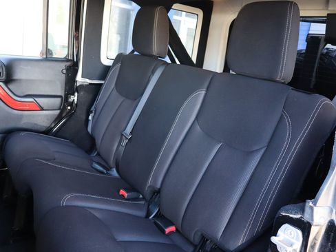 Used 2014 Jeep Wrangler Unlimited Rubicon w/ Connectivity Group image 11