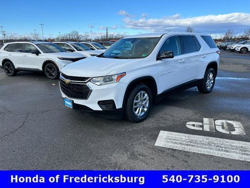 Used 2020 Chevrolet Traverse LS image 1
