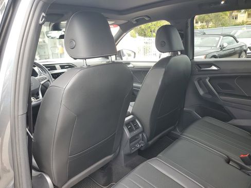 Certified 2023 Volkswagen Tiguan SE R-Line FWD image 17