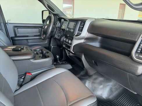 Used 2024 RAM 3500 Tradesman w/ Chrome Appearance Group image 5