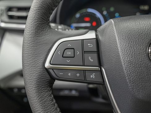 Used 2026 Toyota Sienna XLE image 19