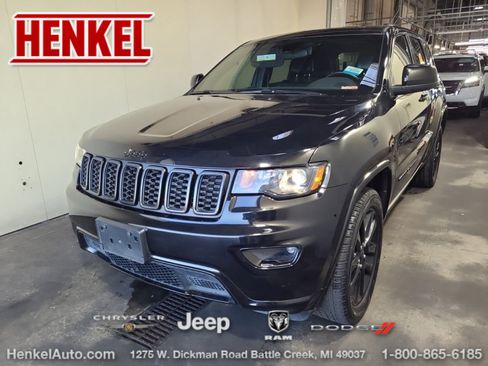 Used 2021 Jeep Grand Cherokee Laredo X AWD/4WD image 1