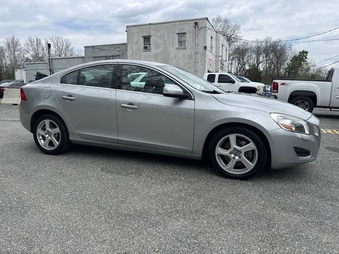 Used 2013 Volvo S60 T5 FWD image 9