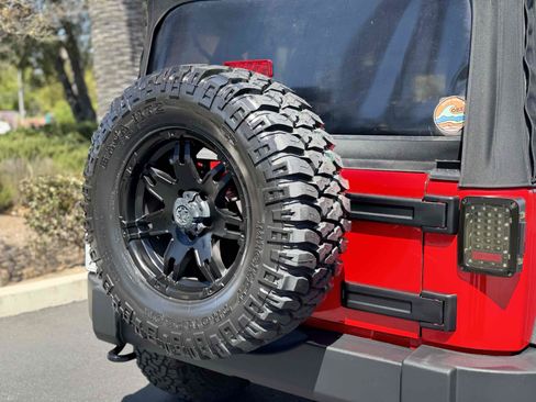 Used 2015 Jeep Wrangler Unlimited Sport w/ Quick Order Package 24S AWD/4WD image 45
