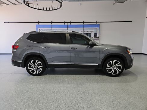 Used 2022 Volkswagen Atlas SEL AWD/4WD image 9