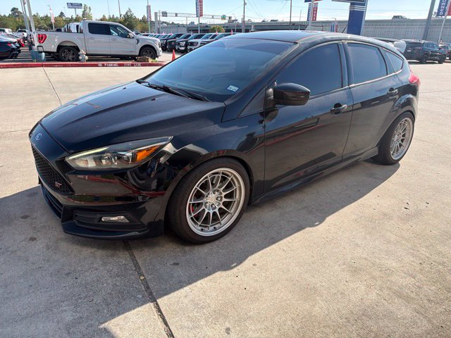 Used 2015 Ford Focus ST w/ Equipment Group 402A FWD image 1