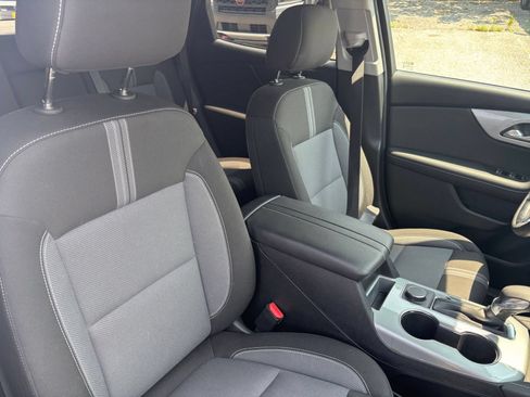 Used 2025 Chevrolet Blazer LT FWD image 31