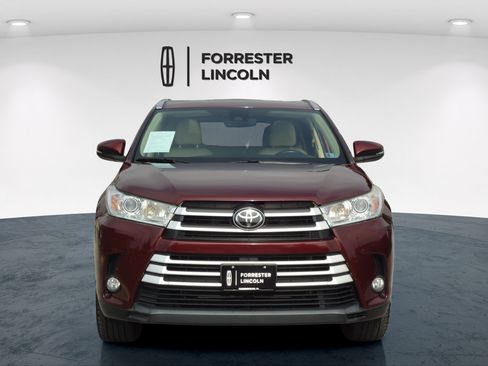Used 2019 Toyota Highlander XLE AWD/4WD image 8