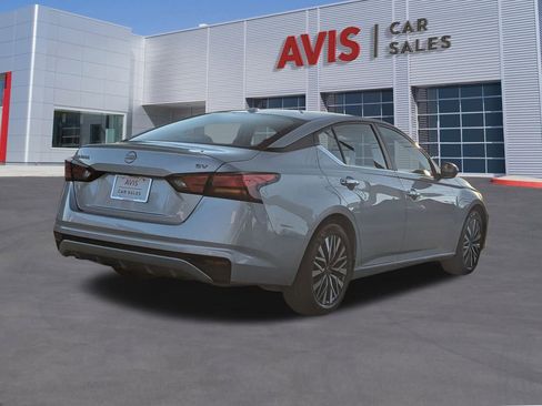 Used 2024 Nissan Altima 2.5 SV image 6