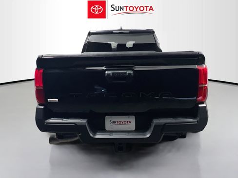 Used 2025 Toyota Tacoma SR image 5