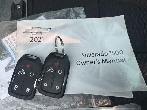 Used 2021 Chevrolet Silverado 1500 LT AWD/4WD image 21
