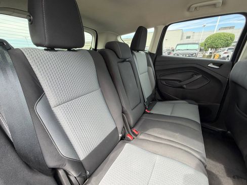 Used 2019 Ford Escape SE FWD image 18