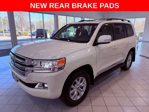 Used 2019 Toyota Land Cruiser image 3