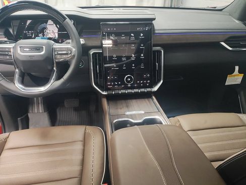 New 2026 GMC Acadia Denali Ultimate w/ LPO, Floor Liner Package AWD/4WD image 33
