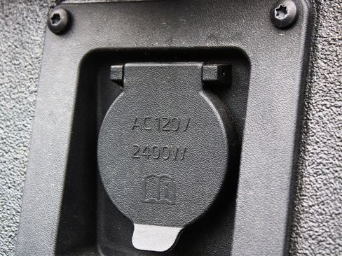 Used 2025 Toyota Tacoma TRD Pro AWD/4WD image 41
