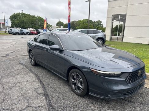 Used 2023 Honda Accord EX image 2