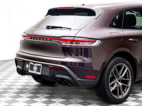 Certified 2024 Porsche Macan Turbo image 32