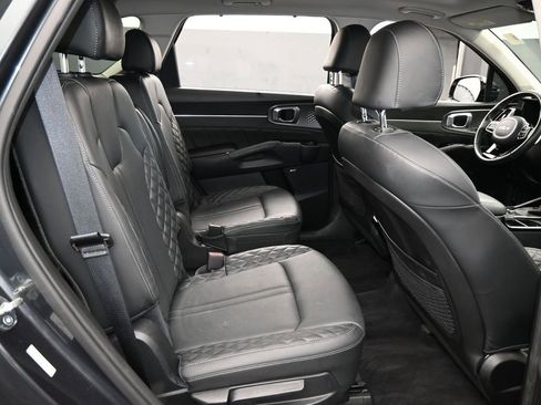 Used 2023 Kia Sorento SX image 56