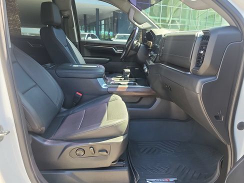 Used 2022 GMC Sierra 1500 SLT w/ SLT Premium Plus Package AWD/4WD image 16