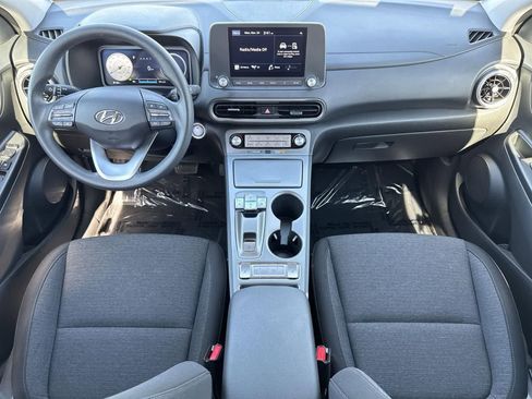 Used 2023 Hyundai Kona SE image 8
