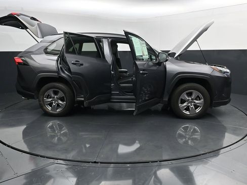 Used 2022 Toyota RAV4 XLE AWD/4WD image 41