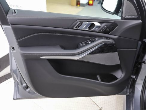 New 2026 BMW X5 xDrive40i w/ M Sport Package image 9