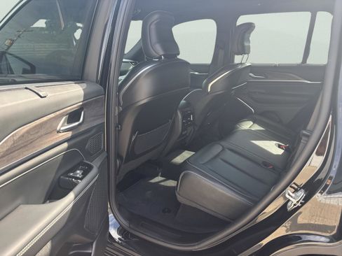 Certified 2022 Jeep Grand Cherokee Overland w/ Adv Protech Group III image 12