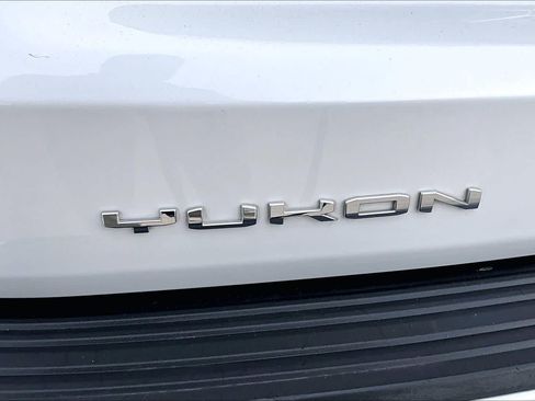Used 2021 GMC Yukon XL Denali w/ LPO, Illumination Package AWD/4WD image 10