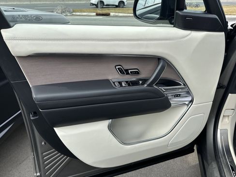 Used 2023 Land Rover Range Rover SE image 10