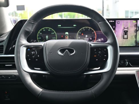 Used 2025 INFINITI QX80 Sensory AWD/4WD image 17