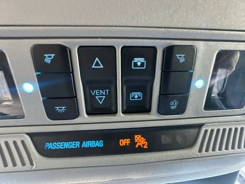 Used 2023 Ford Explorer XLT w/ Equipment Group 202A RWD image 32