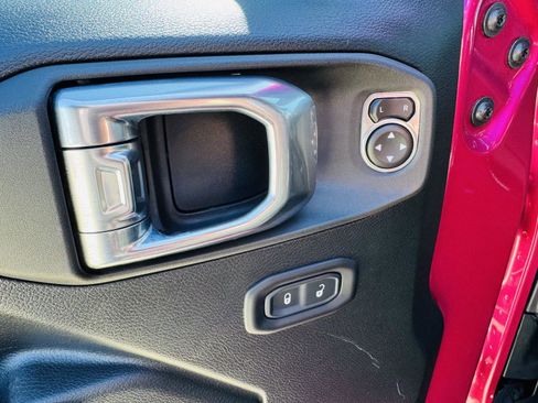 Used 2022 Jeep Wrangler Unlimited Sport image 16