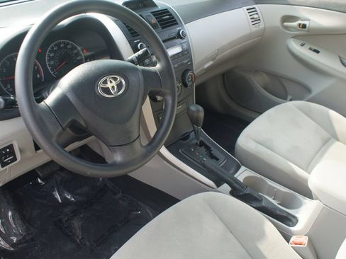 Used 2013 Toyota Corolla L FWD image 9
