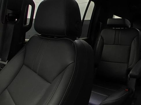 Used 2024 Chevrolet Suburban RST w/ Luxury Package RWD image 9