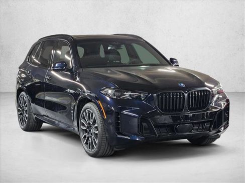 New 2026 BMW X5 xDrive50e image 3
