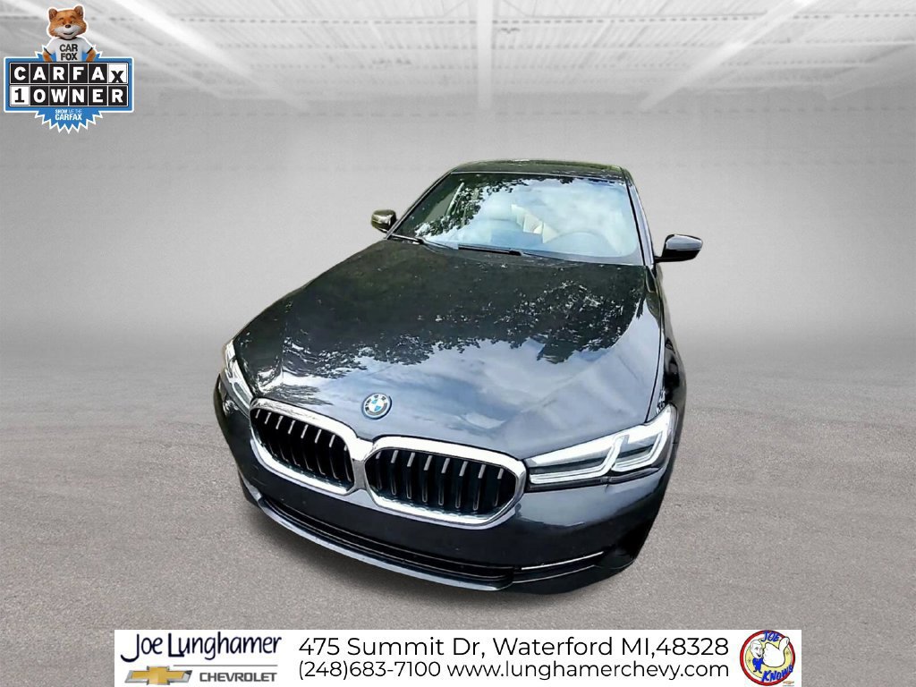 Used 2023 BMW 530e xDrive w/ Premium Package AWD/4WD image 3