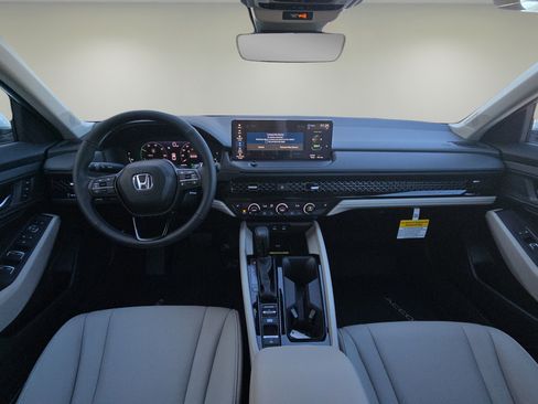 Used 2025 Honda Accord EX-L image 9