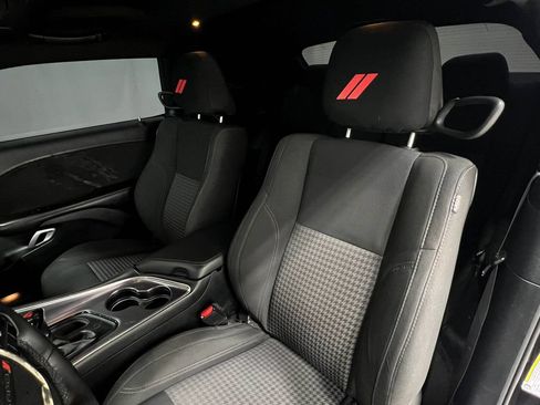Used 2018 Dodge Challenger R/T w/ Performance Handling Group RWD image 13