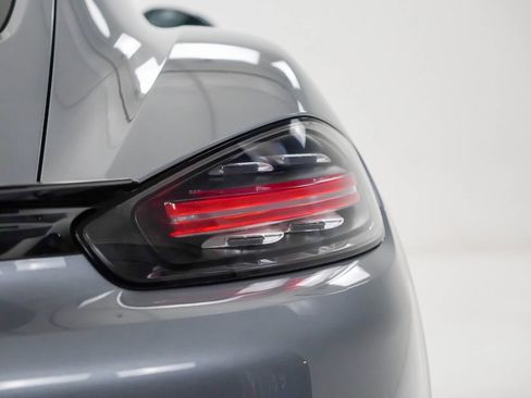 Used 2025 Porsche 718 Cayman image 12
